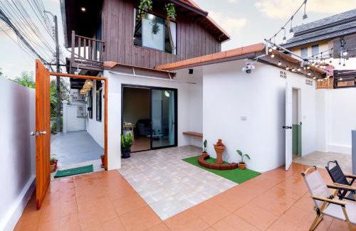 Thapae House | Patio Na Thapae, Chiangmai