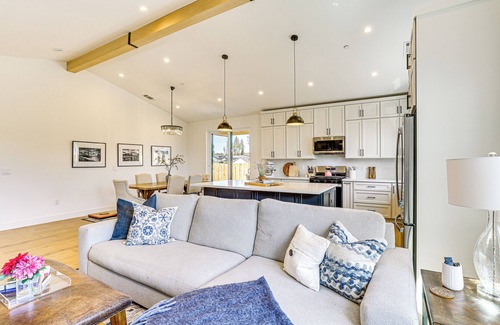 Paradise House | Patio + Outdoor Dining: Modern Home in Paradise