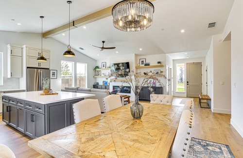Paradise House | Patio + Outdoor Dining: Modern Home in Paradise