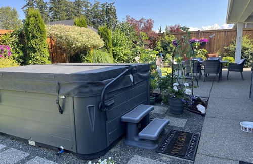 Regional District of Nanaimo House | Patio Rancher close to sandy beaches, parks and amenities