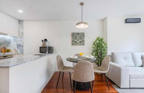 Uniao de Freguesias do Centro Apartment | Patio Retreat at Porto Urban Flats