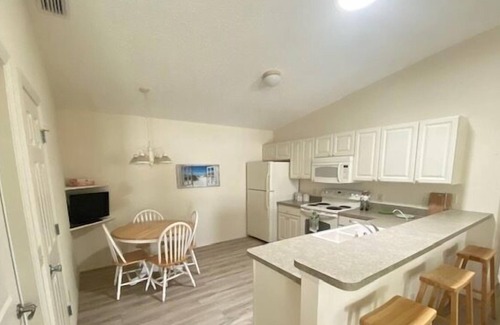 Duval Villa | PATIO VILLA WITH BONUS ROOM BEAUTIFUL 2 BEDROOM, 2 BATH HOME, GREAT LOCATION