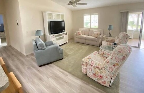 Duval Villa | PATIO VILLA WITH BONUS ROOM BEAUTIFUL 2 BEDROOM, 2 BATH HOME, GREAT LOCATION