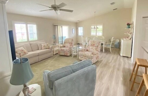 Duval Villa | PATIO VILLA WITH BONUS ROOM BEAUTIFUL 2 BEDROOM, 2 BATH HOME, GREAT LOCATION