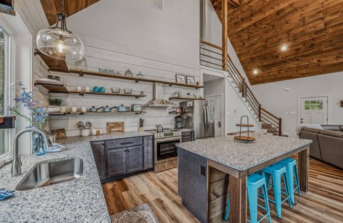 Berkeley Springs Cabin | Pattertwig - Enjoy going out on a limb!