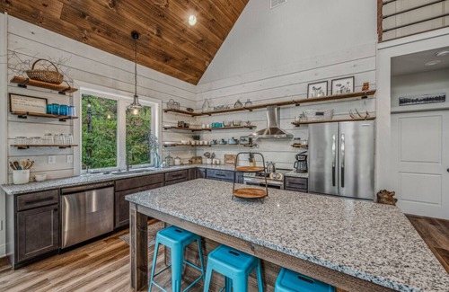 Berkeley Springs Cabin | Pattertwig - Enjoy going out on a limb!