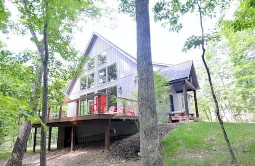 Berkeley Springs Cabin | Pattertwig - Pet friendly & near Cacapon State Park Newly constructed, sleeps 8