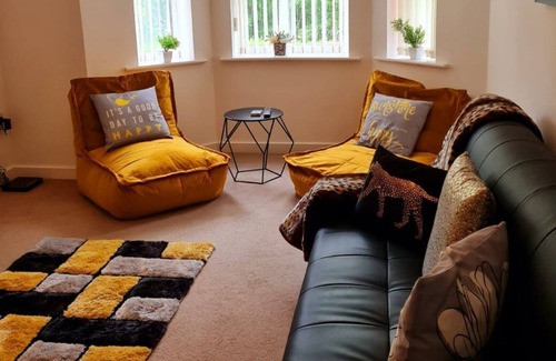 Great Sankey Apartment | Patton Place - 1 bedroom apartment, Sleeps 4. Great Sankey, Warrington. High spe
