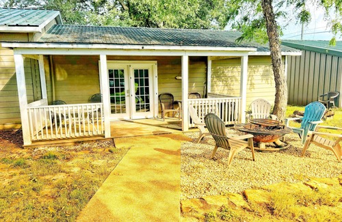 Dundee House | Patton’s Place on beautiful Moon Lake near Clarksdale, MS and Helena, AR