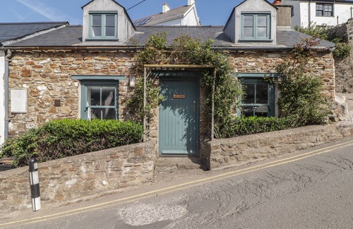 Little Haven Cottage | PATTY'S COTTAGE, character holiday cottage in Broad Haven