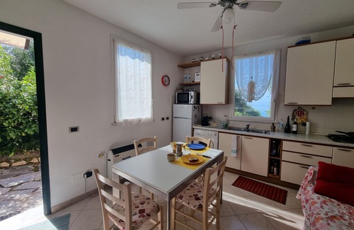 Lerici Cottage | Patty's Cottage with private parking