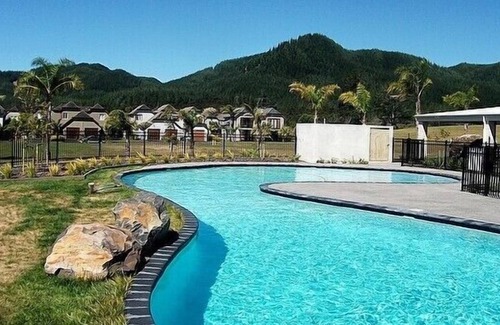 Pauanui Cottage | PAUANUI LAKES - PAUANUI HOLIDAY HOME, family friendly in Opoutere