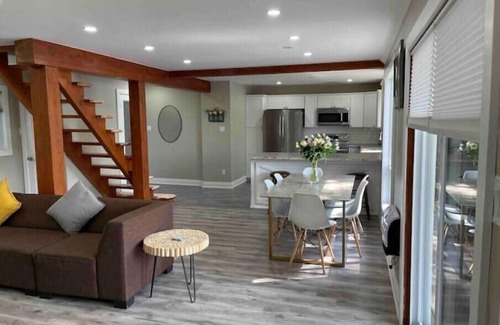 Highlands East Cottage | Paudash Lake House