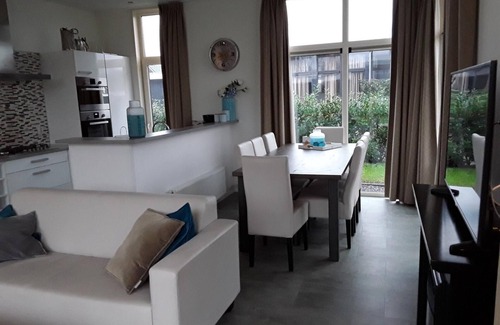 Susteren House | Pavilion 8