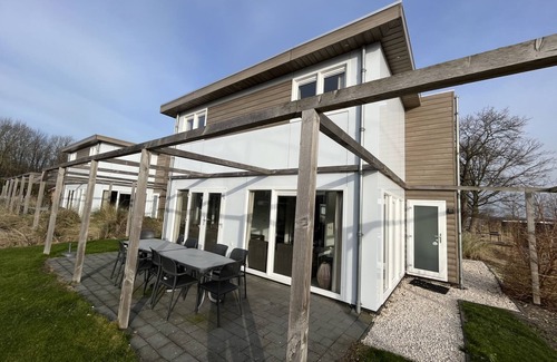 Municipality of Hellevoetsluis House | Pavilion L'Etage 10 by Interhome