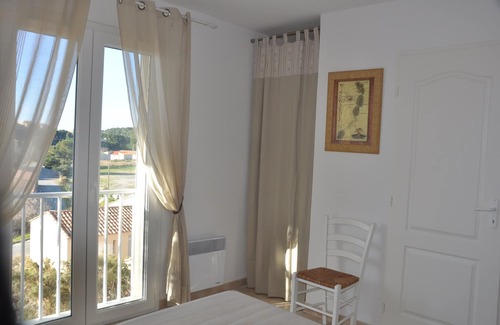 Saint-Pierre-la-Mer Apartment | Pavilion with terrace sea view and pool in residence