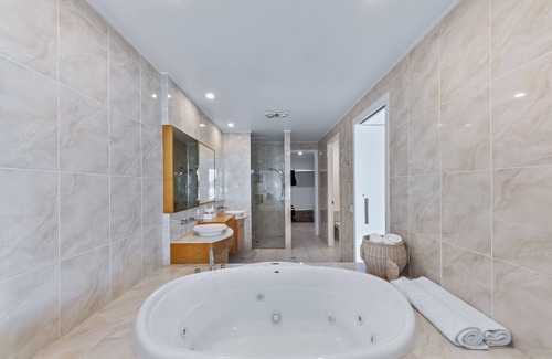 Hamilton Island Apartment | Pavilions 9 Hamilton island