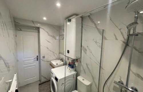 Carrieres-sous-Poissy Villa | Pavillion Peuple de l'Herbe