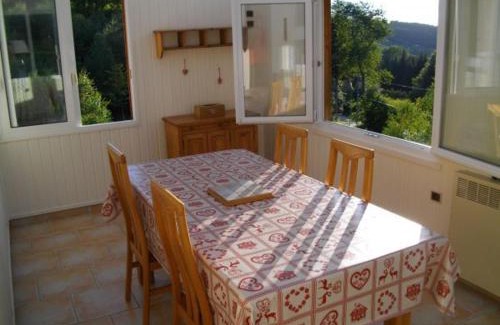 Anould House | Pavillon au calme avec cheminée près de Gérardmer, Wi-Fi, terrasses et garage - FR-1-589-75