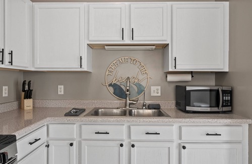 Twin Lakes House | Paws at the Lake - Close to boat launch!