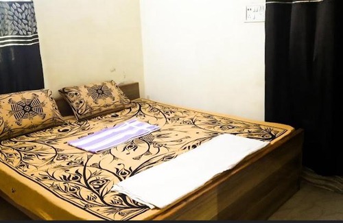 Etmadpur House | Paying R.B guesthouse