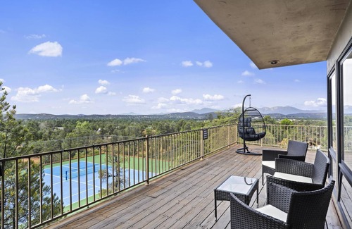 Payson House | Payson perfection. Vast views. Pickleball courts!