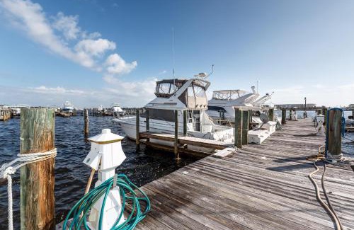Fort Walton Beach Apartment | PB A108-Executive Studio Condo at Great Rates!