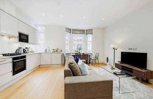 Norland Apartment | PBC | Luxury One Bedroom Apartment Soho (GT5)