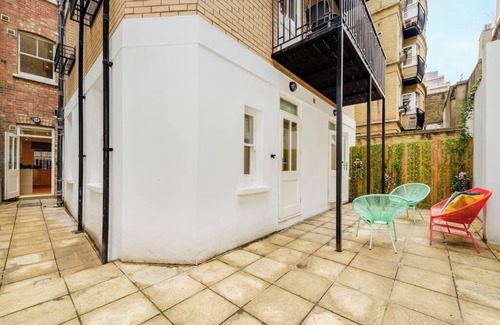 Norland Apartment | PBC | Luxury Three Bedroom Apartment Soho GT2