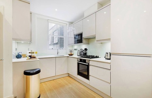 Norland Apartment | PBC | Luxury Two Bedroom Apartment in Soho GT4