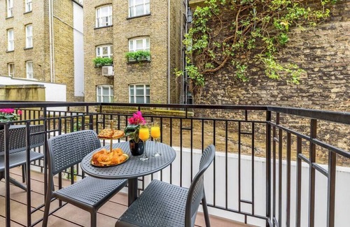 Norland Apartment | PBC | Luxury Two Bedroom Apartment in Soho GT4