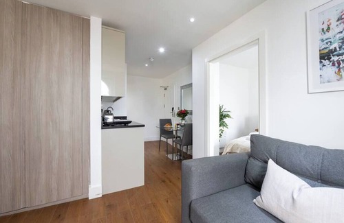 Colville Apartment | PBC | Modern One Bedroom Apartment Bayswater LS14