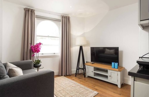 Colville Apartment | PBC | Modern One Bedroom Apartment Bayswater LS14