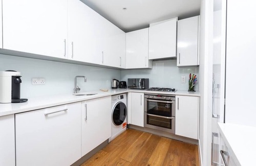 Camden Town with Primrose Hill Apartment | PBC | One Bedroom Apartment with Balcony JT5