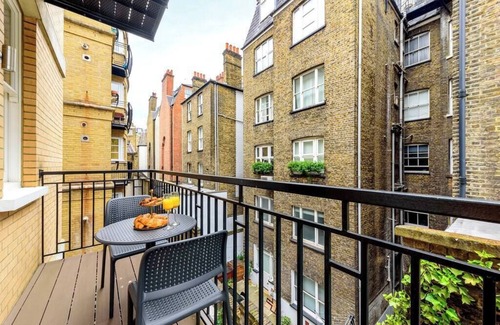 Colville Apartment | PBC | One Bedroom Apartment in Soho GT6