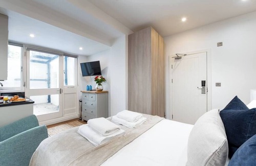 Notting Dale Apartment | PBC | Studio Apartment in Bayswater (LS2)