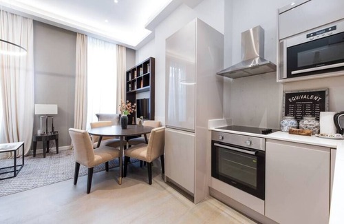 Norland Apartment | PBC | Two Bedroom Apartment Kensington KC03