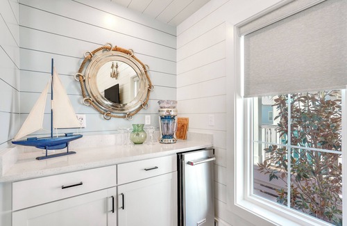 Panama City Beach Cottage | PCB 'Margaritas & Parrots in Paradise' Bungalow