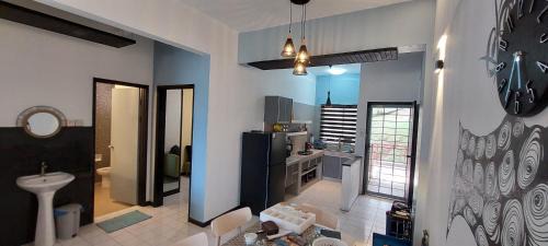 Taman Haji Zainal Apartment | Pd bayview seafront homestay