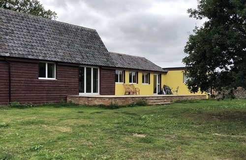 Stowmarket House | Peace and quiet in the heart of the Suffolk countryside.