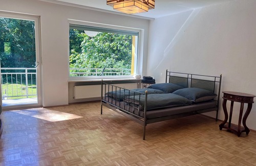 Munchen District Villa | Peace and quiet in the city: large house near Munich ideal for families with a garden