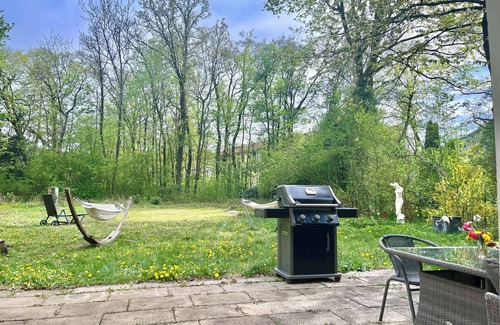 Munchen District Villa | Peace and quiet in the city: large house near Munich ideal for families with a garden