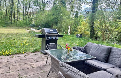 Munchen District Villa | Peace and quiet in the city: large house near Munich ideal for families with a garden