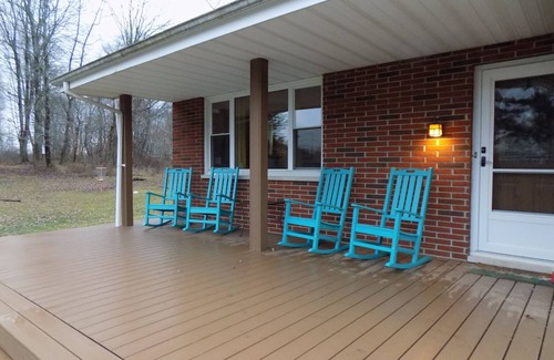Logan Cabin | Peace at Pine Run in Hocking Hills: 13 Acres, Hot Tub, & Disc Golf!