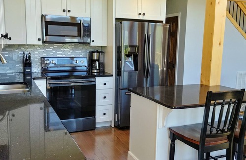 Bryson City Cabin | Peace of Heaven Majestic Views Hot Tub FirePit Near Town & Train Relax