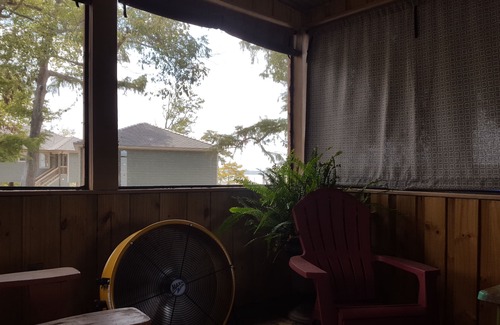 Jonesville Cabin | Peace of mind on the Lake