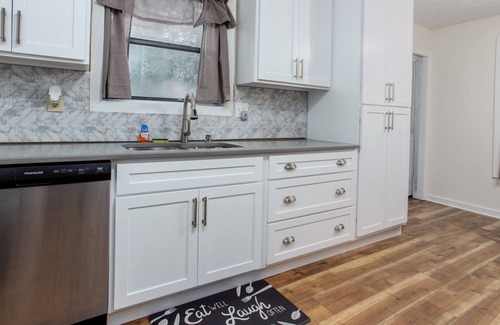 Douglasville House | Peace On Earth | Perfect Modern Home W/ Gameroom