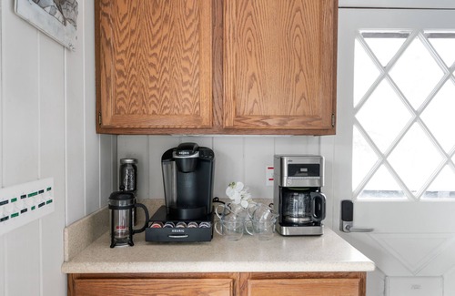 Charlevoix Cabin | Peace on the Lake.close to Downtown Charlevoix