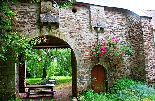 Comblessac House | PEACE, PRIVACY AND HISTORY—ALL WRAPPED UP IN A MAGICAL SETTING!