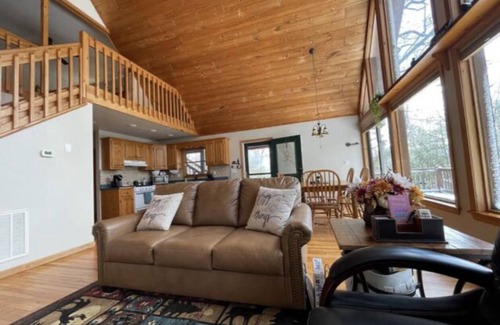 Unaka Ski Chalet | Peace, Quiet, Nature, Rivers, Mountains, Hiking & a Park-like fenced yard.